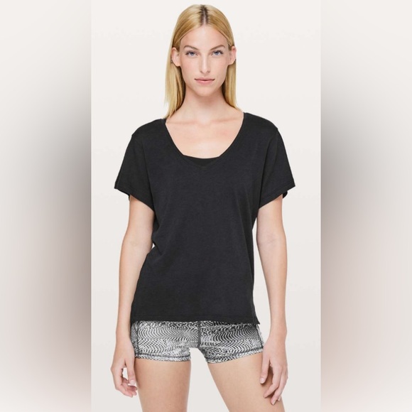 Lululemon jericho tee light 6 - Picture 1 of 7